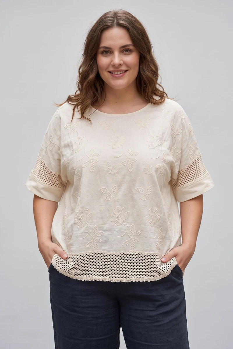Blusa Brisa Bordada Crudo
