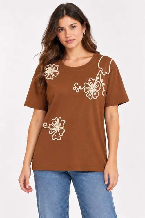 T-shirt bordada T-shirt bordada 4